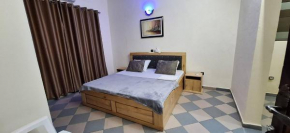 Room in Apartment - Deluxe Double Room In Cotonou Benin